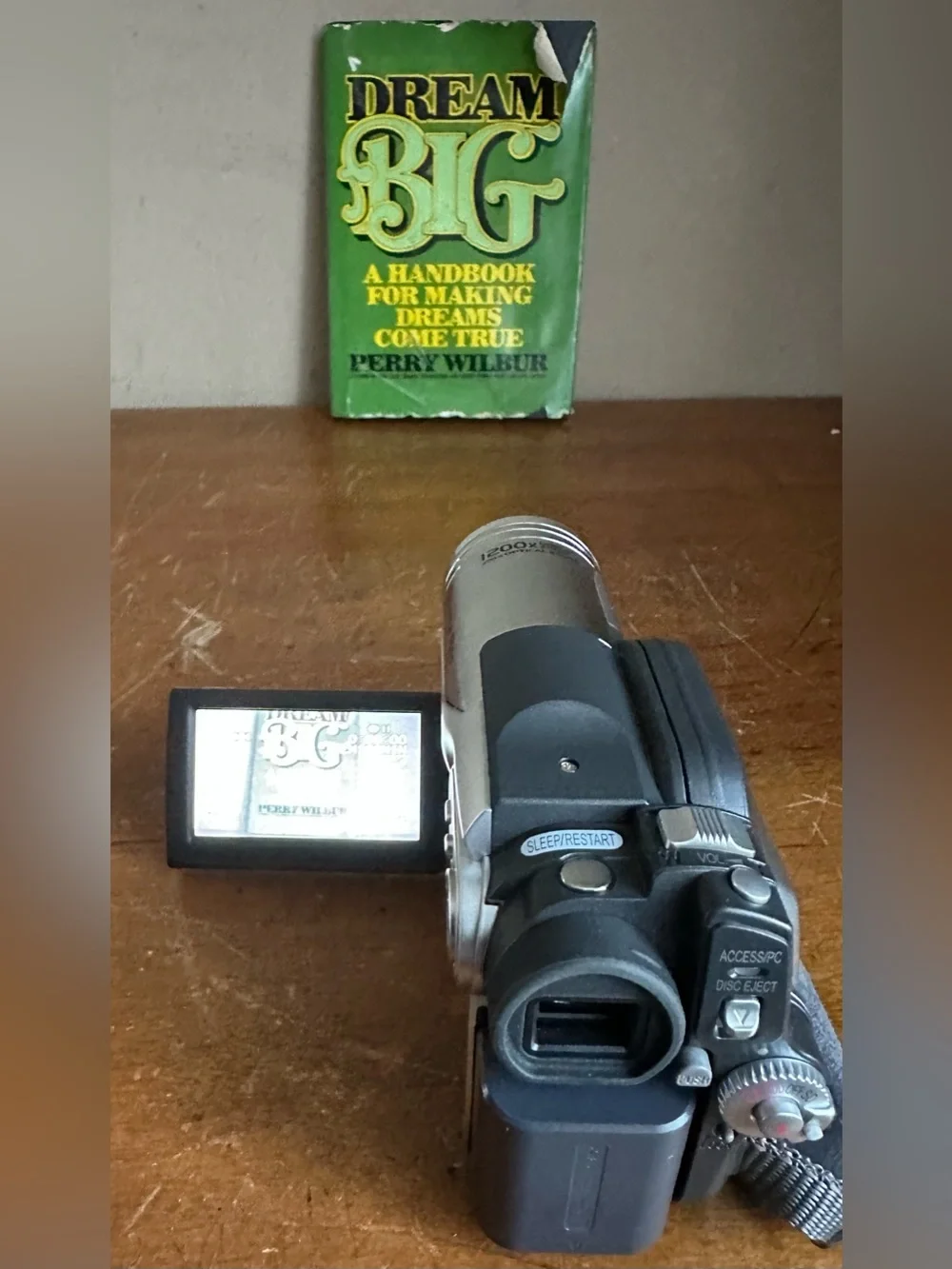 Hitachi DZ-HS300A DVD HDD USB Hybrid Handheld Video Camera Camcorder Recorder